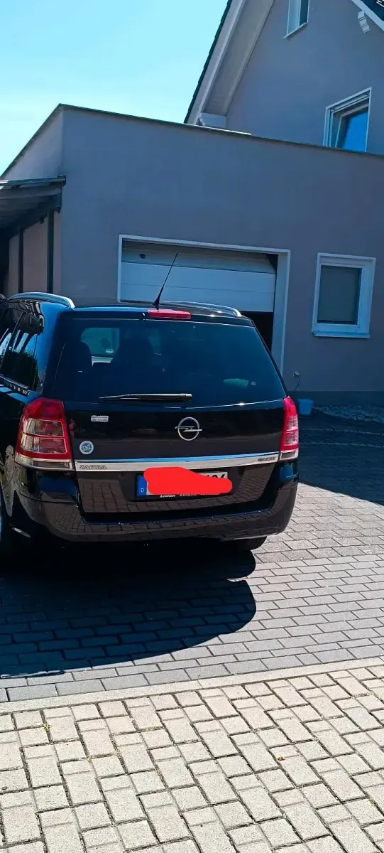 Gebraucht Opel Zafira 115 PS (84 kW) 2009 Schwarz Van / Kleinbus