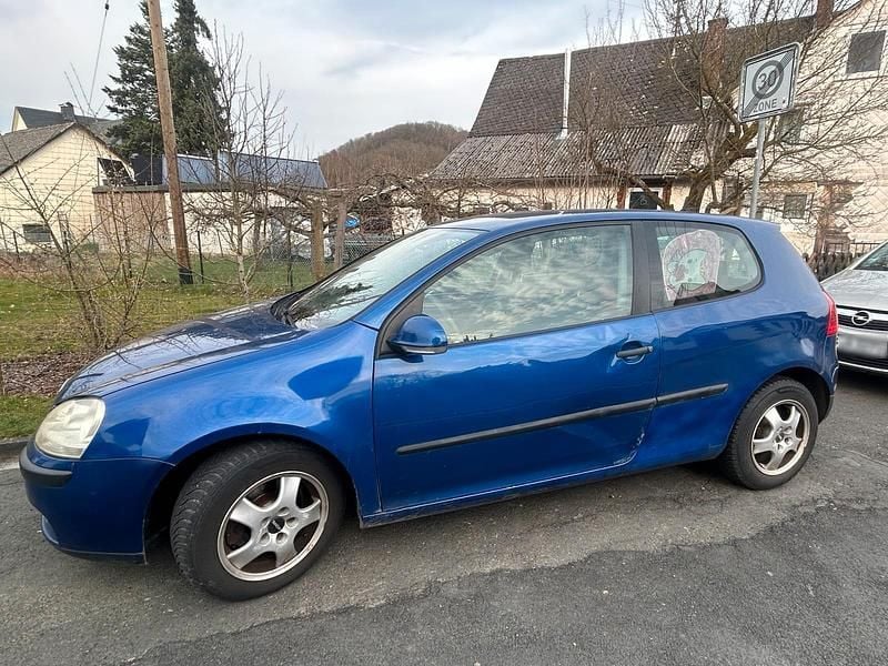 Gebraucht VW Golf IV 75 PS (55 kW) 2005 Blau Kleinwagen