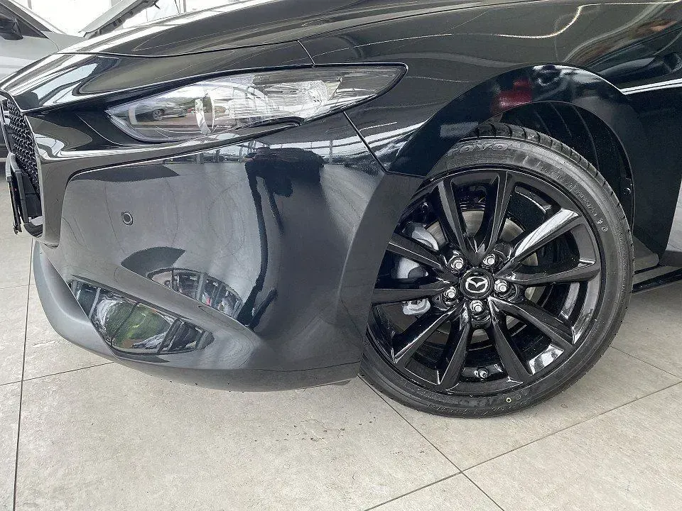 Neu Mazda 3 Homura-Line 140 PS (102 kW) 2026 Schwarz Limousine