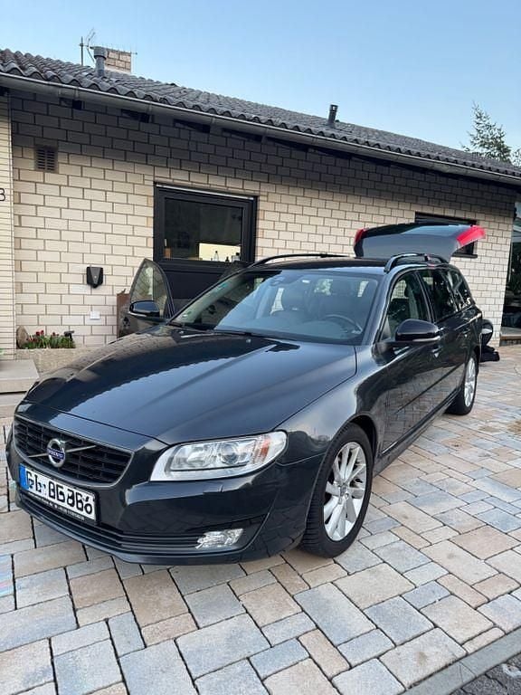 Gebraucht Volvo V70 Momentum 181 PS (133 kW) 2015 Grau Kombi