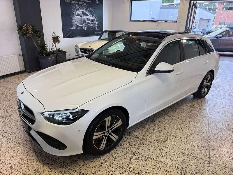 Polarweiss uni Gebraucht 2022 Mercedes C200 Avantgarde Kombi | 35.895 € (Guter Preis) - Bild 1/4