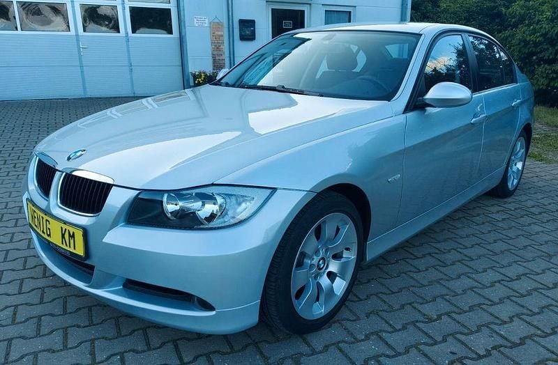 Second-hand BMW 320 177 CP (130 kW) 2007 Argintiu Berlinǎ