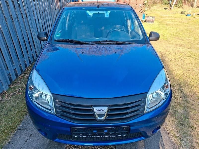 Gebraucht Dacia Sandero 75 PS (55 kW) 2009 Blau Limousine