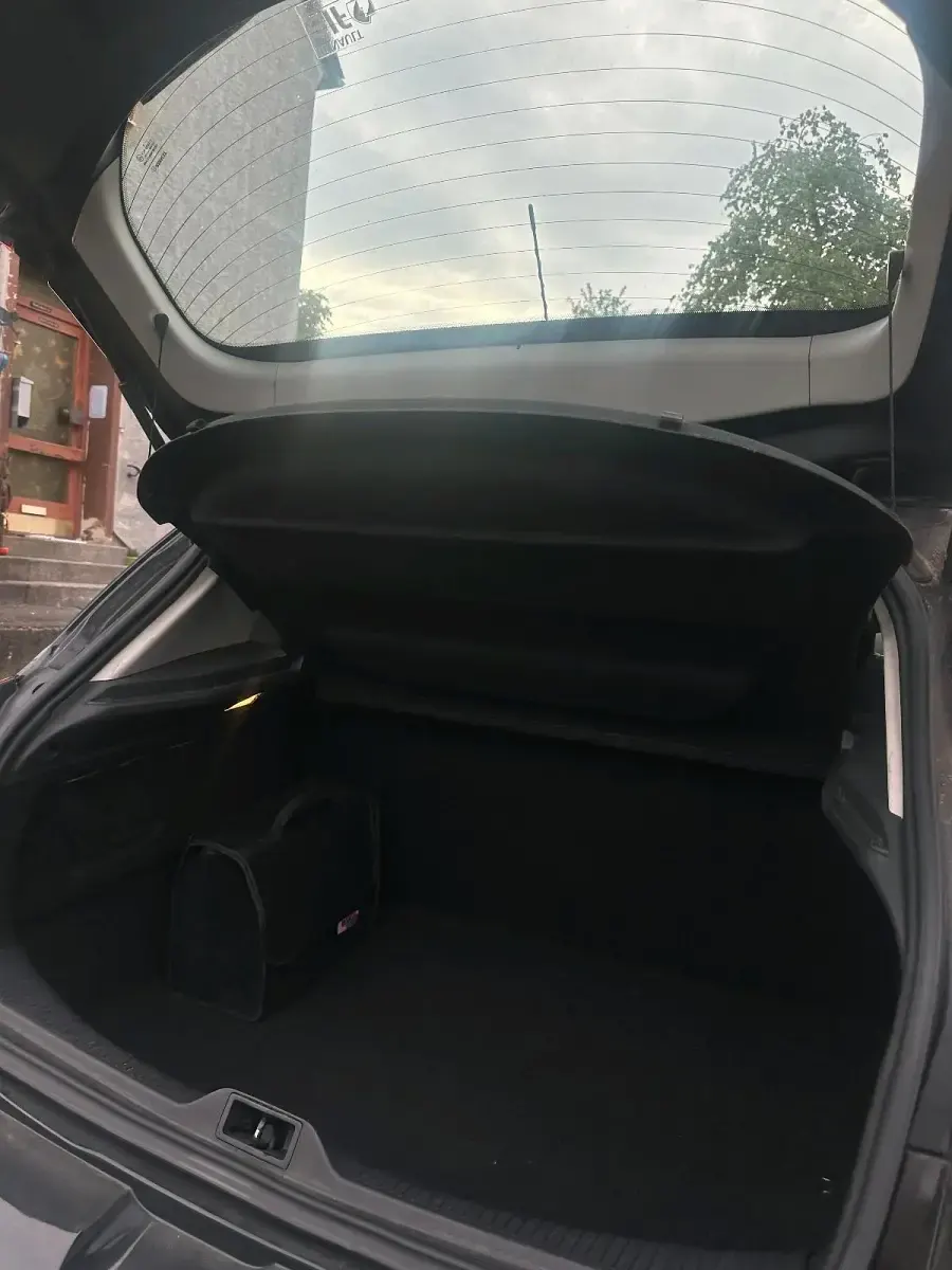 Gebraucht Renault Mégane III 100 PS (73 kW) 2011 Schwarz Limousine