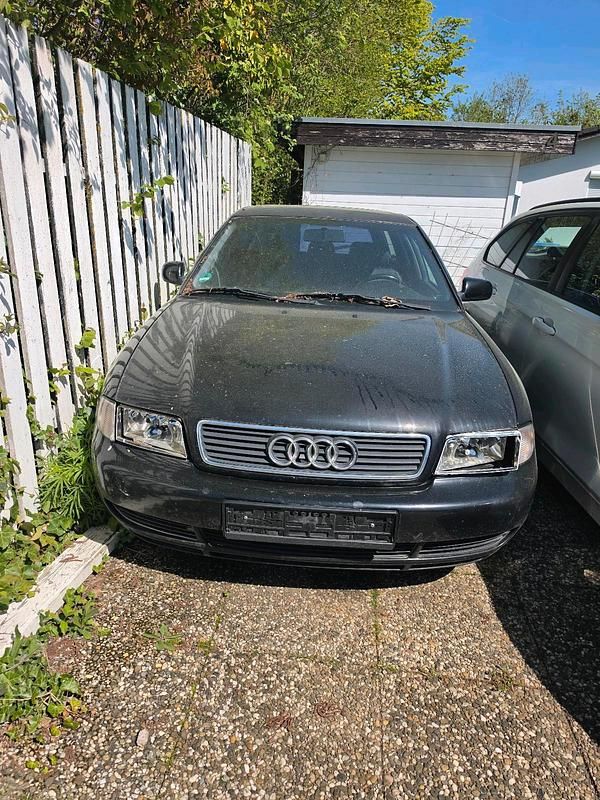 Second-hand Audi A4 165 CP (121 kW) 1998 Negru Break