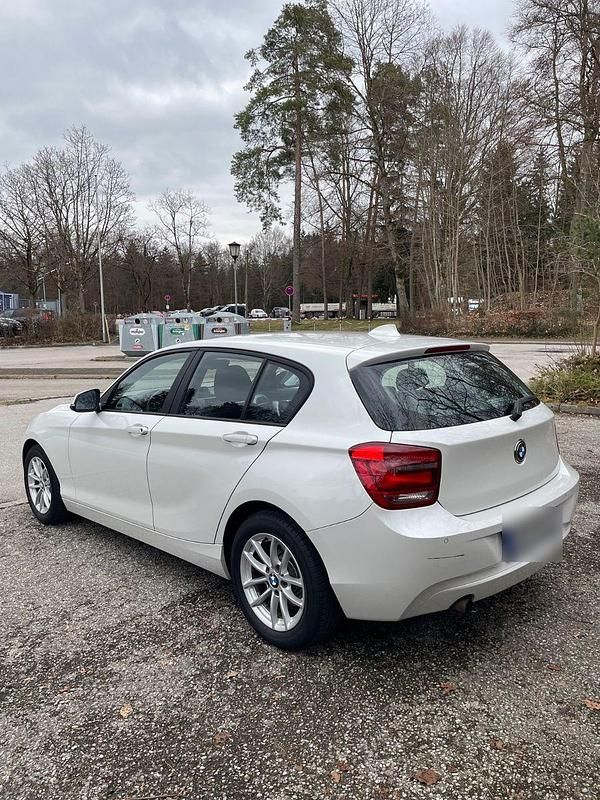 Gebraucht BMW 114 102 PS (75 kW) 2012 Weiß Kleinwagen