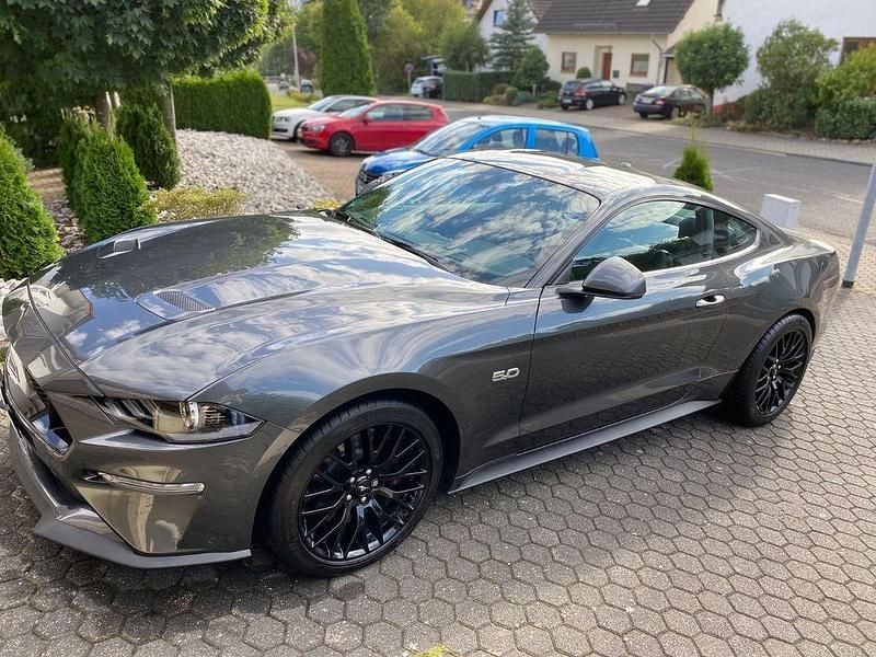Grau Gebraucht 2020 Ford Mustang Coupé | 45.000 € (Fairer Preis) - Bild 1/4