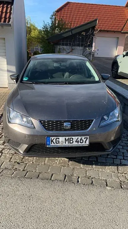 Usata Seat Leon Reference 110 CV (80 kW) 2015 Marrone Berlina