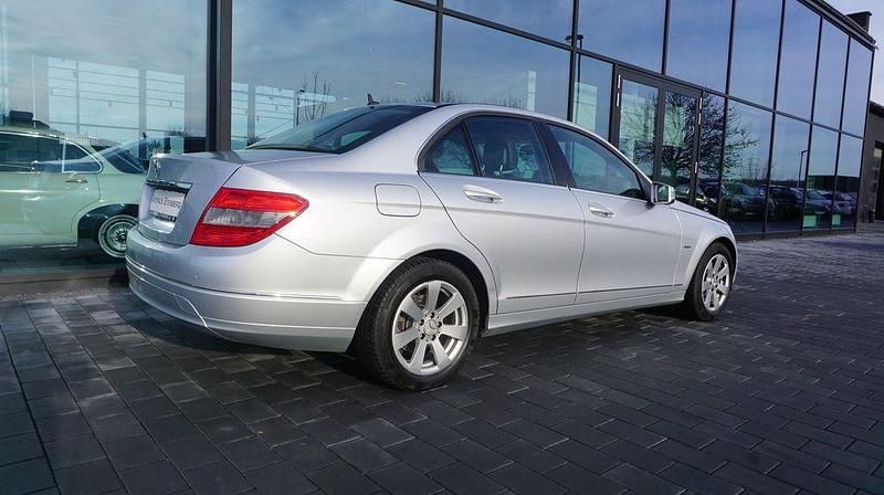 Gebraucht Mercedes C180 156 PS (114 kW) 2010 Silber Limousine