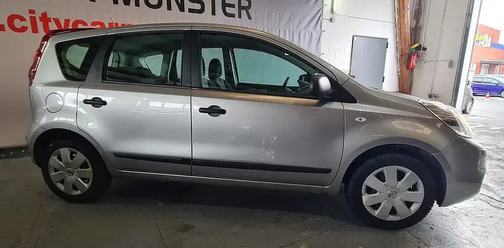 Gebraucht Nissan Note Acenta 88 PS (64 kW) 2011 Silber Kleinwagen