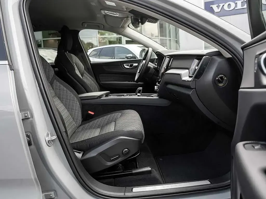 Gebraucht Volvo XC60 145 PS (106 kW) 2023 SUV