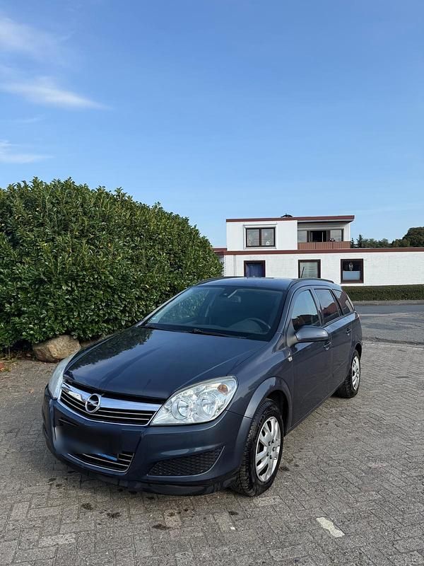 Grau Gebraucht 2008 Opel Astra Kombi | 2.000 € (Fairer Preis) - Bild 1/4