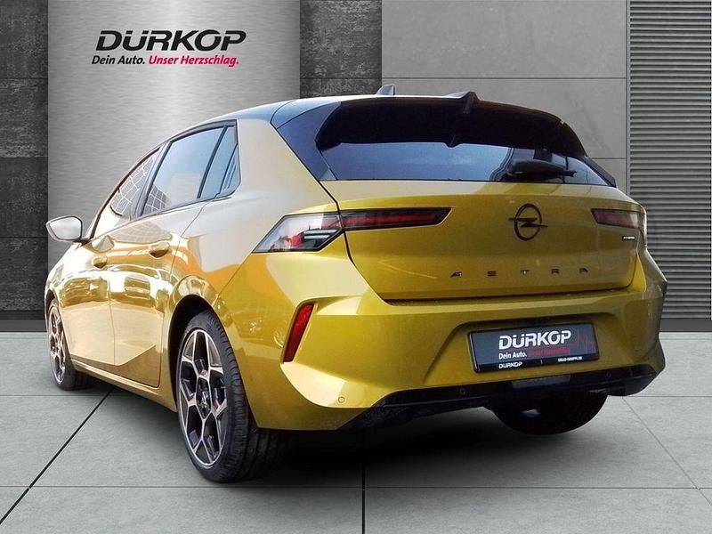 Neu Opel Astra Ultimate 145 PS (106 kW) 2026 Gelb Limousine