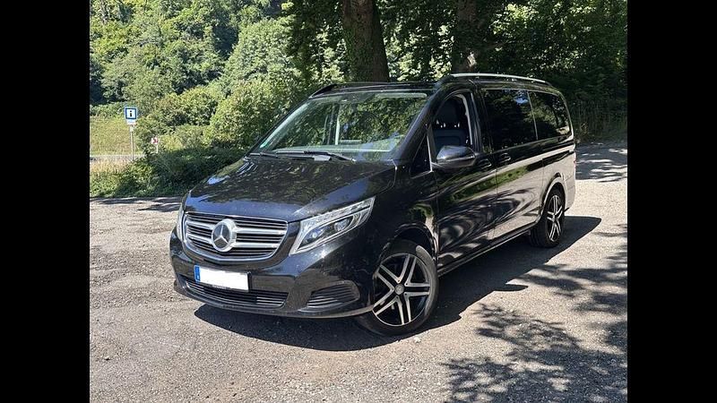 Schwarz Gebraucht 2016 Mercedes V250 Van / Kleinbus | 36.490 € (Fairer Preis) - Bild 1/4