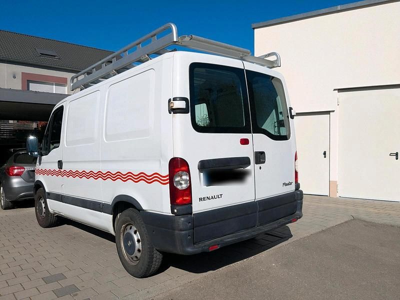 Used Renault Master 120 HP (88 kW) 2009 White Estate