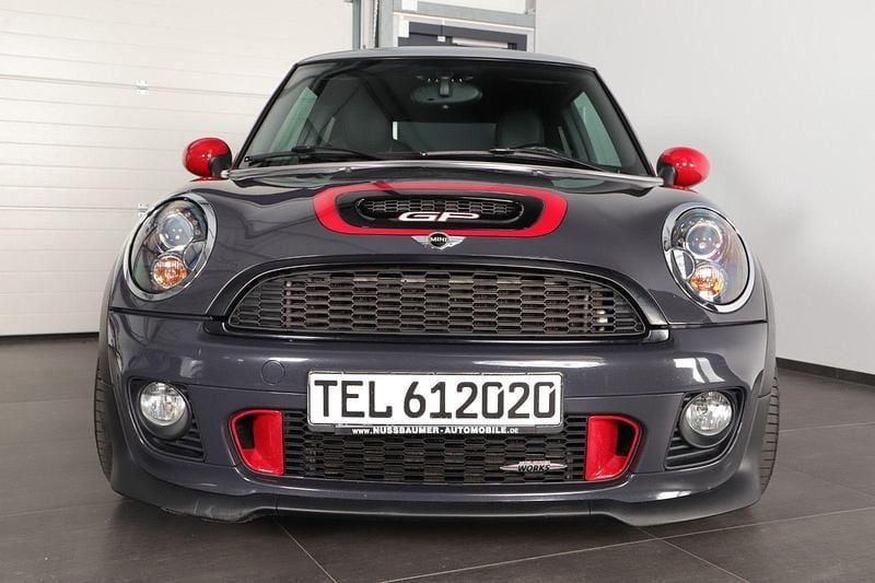 Grau Gebraucht 2016 Mini John Cooper Works Coupé Coupé | 19.889 € - Bild 1/4
