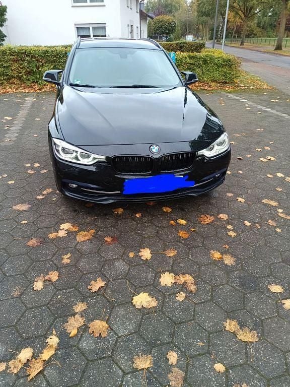 Schwarz Gebraucht 2016 BMW 320 Sport Line Kombi | 13.000 € (Superpreis) - Bild 1/4