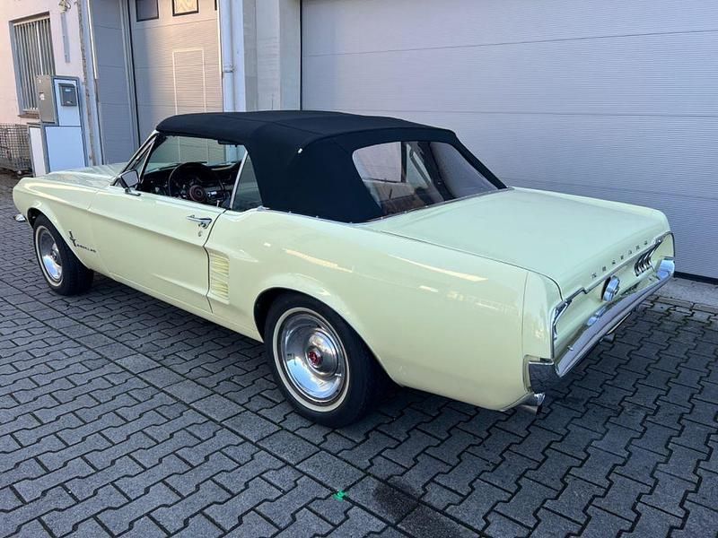 Gebraucht Ford V8 224 PS (164 kW) 1967 Gelb Cabrio