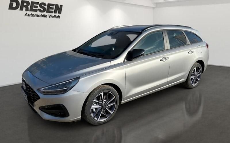 Silber Neu 2025 Hyundai i30 Advantage Kombi | 28.490 € (Fairer Preis) - Bild 1/4