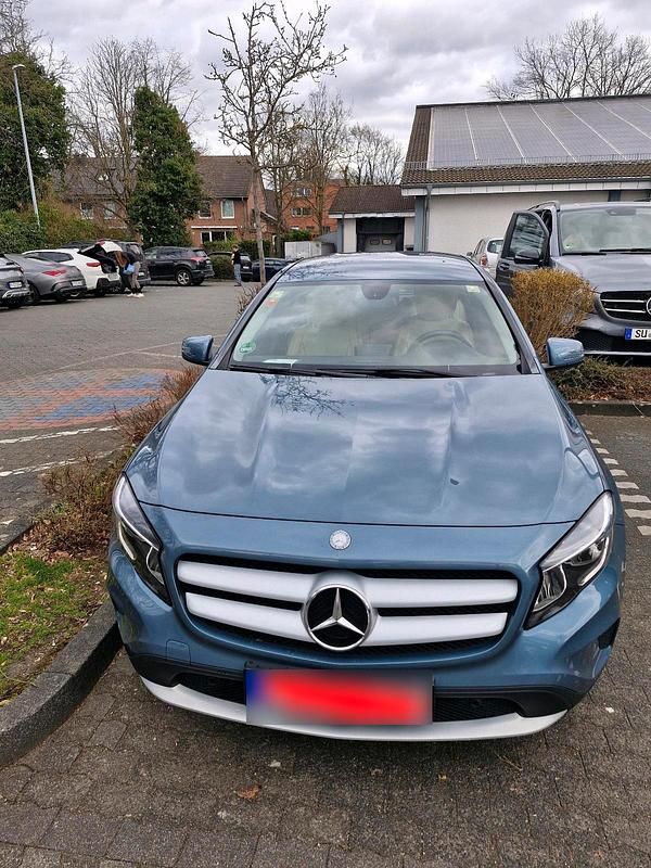 Gebraucht Mercedes GLA200 156 PS (114 kW) 2015 Braun SUV