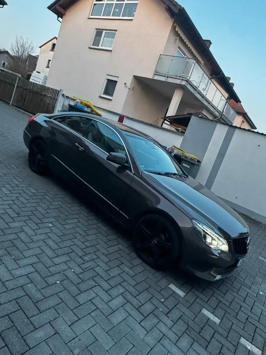 Gebraucht Mercedes E350 306 PS (225 kW) 2014 Braun Coupé