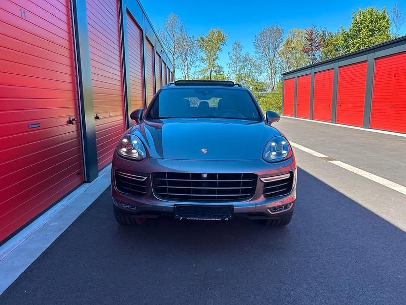 Gebraucht Porsche Cayenne Turbo 519 PS (381 kW) 2017 Grau SUV