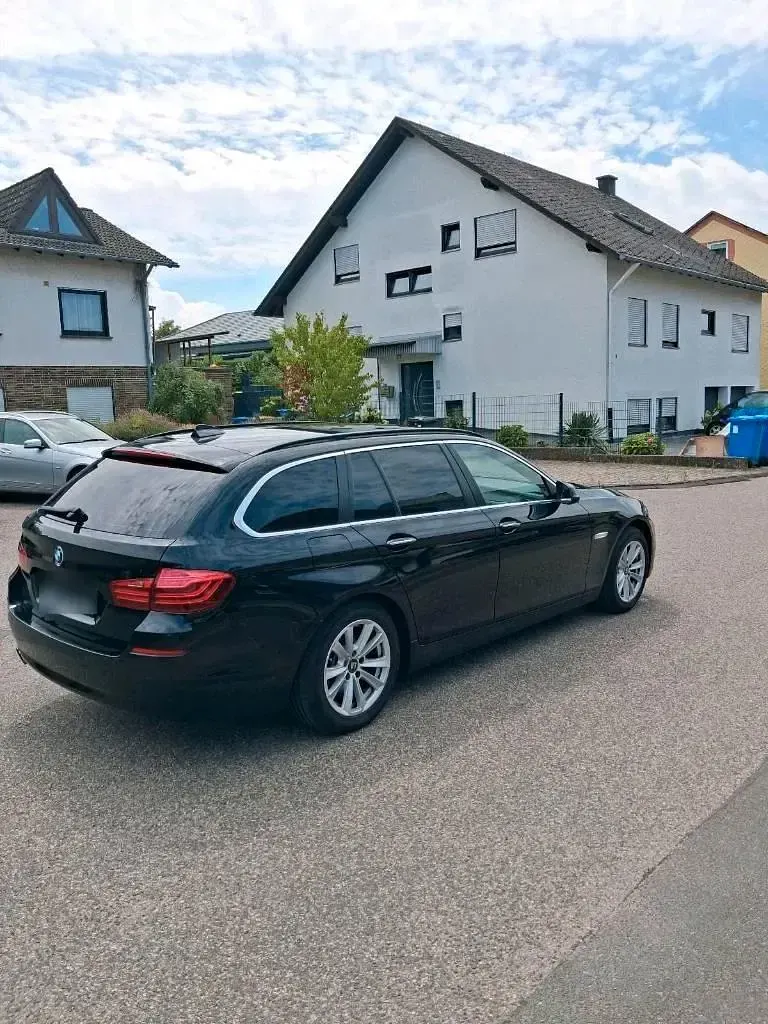 Gebraucht BMW 518 150 PS (110 kW) 2016 Schwarz Kombi