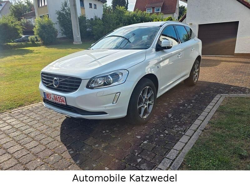 Weiß Gebraucht 2016 Volvo XC60 Ocean Race SUV | 18.950 € (Fairer Preis) - Bild 1/4