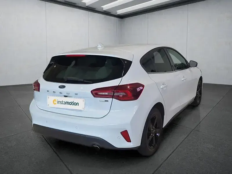 Gebraucht Ford Focus Titanium 125 PS (91 kW) 2023 Weiß Limousine