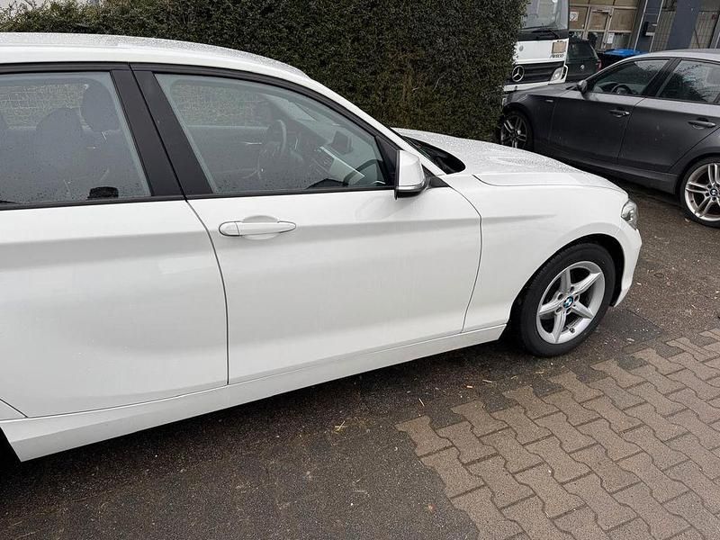 Gebraucht BMW 116 Sport Line 116 PS (85 kW) 2018 Weiß Kleinwagen