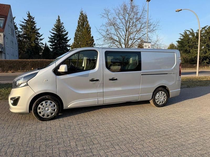 Gebraucht Opel Vivaro 145 PS (106 kW) 2018 Grau Van / Kleinbus