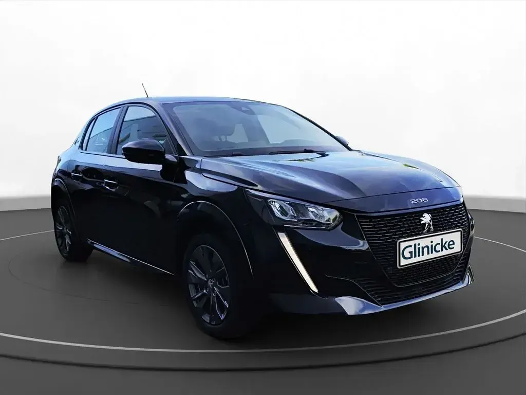 Gebraucht Peugeot e-208 Active 100 kW (136 PS) 2022 Schwarz Kleinwagen