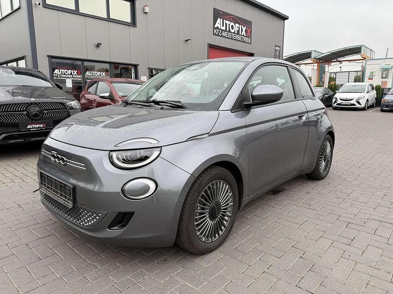 Grau Gebraucht 2022 Fiat 500e Icon Kleinwagen | 17.999 € (Fairer Preis) - Bild 1/4
