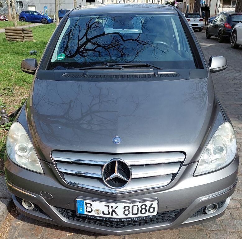 Gebraucht Mercedes B180 109 PS (80 kW) 2008 Grau Van / Kleinbus