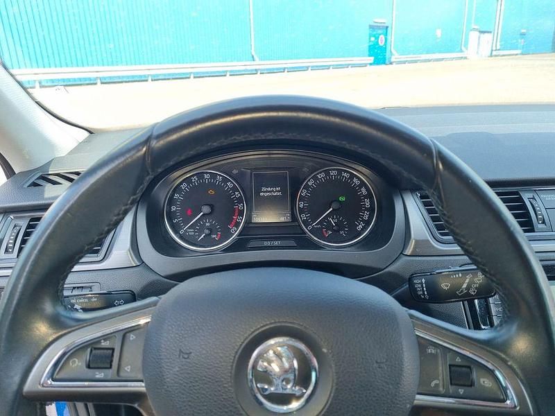 Gebraucht Skoda Rapid Joy 90 PS (66 kW) 2016 Blau Kleinwagen