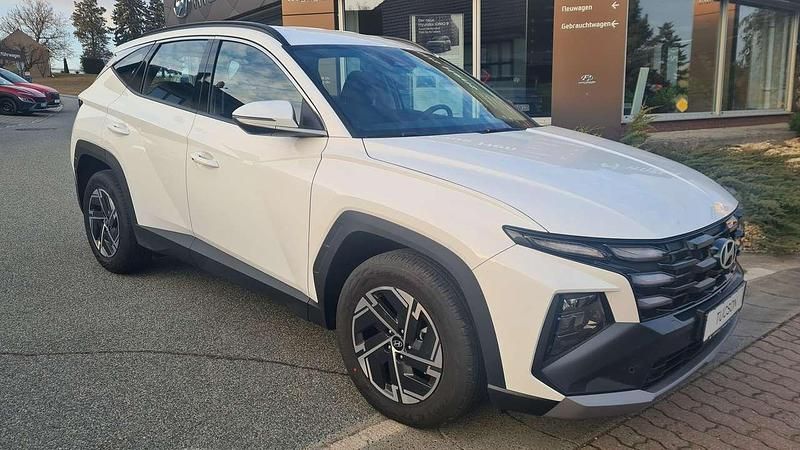 Neu Hyundai Tucson Select 150 PS (110 kW) 2026 Atlas white SUV