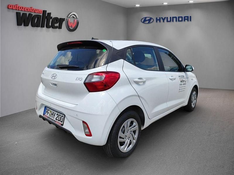 Gebraucht Hyundai i10 Select 63 PS (46 kW) 2024 Weiß Kleinwagen