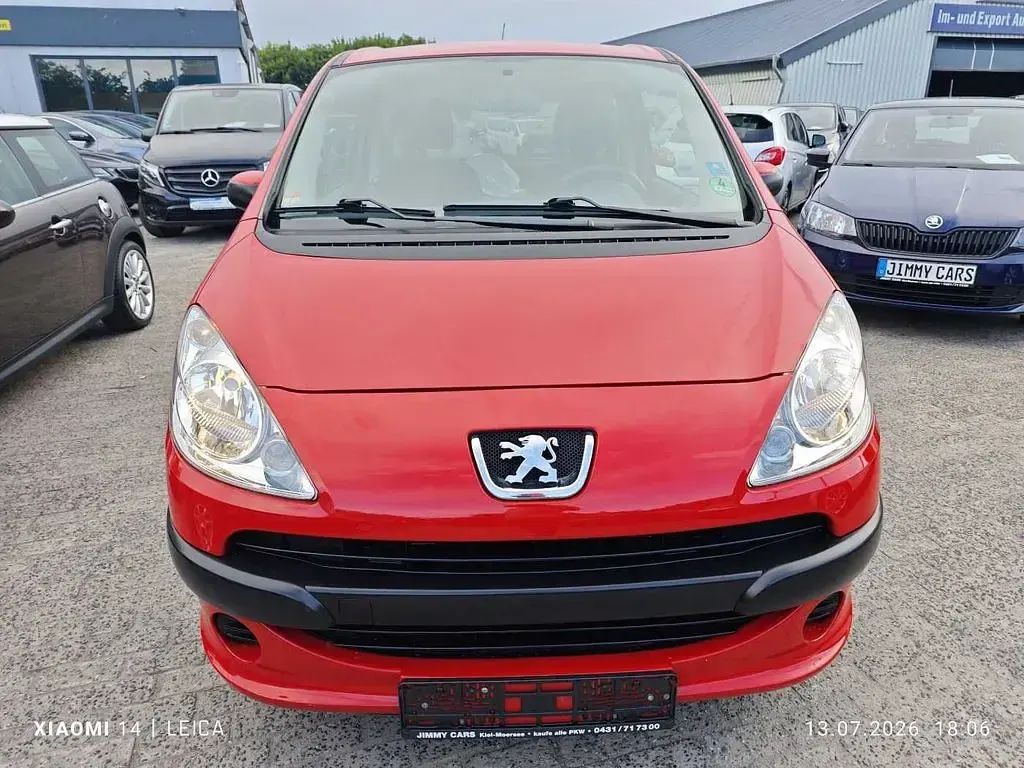 Gebraucht Peugeot 1007 Premium 73 PS (53 kW) 2008 Rot Van / Kleinbus