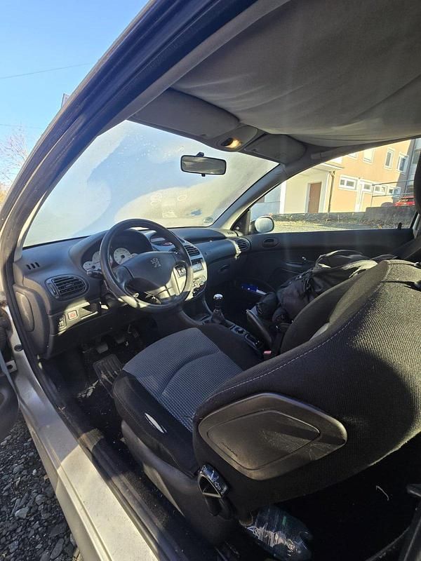 Gebraucht Peugeot 206 60 PS (44 kW) 2005 Grau Kleinwagen