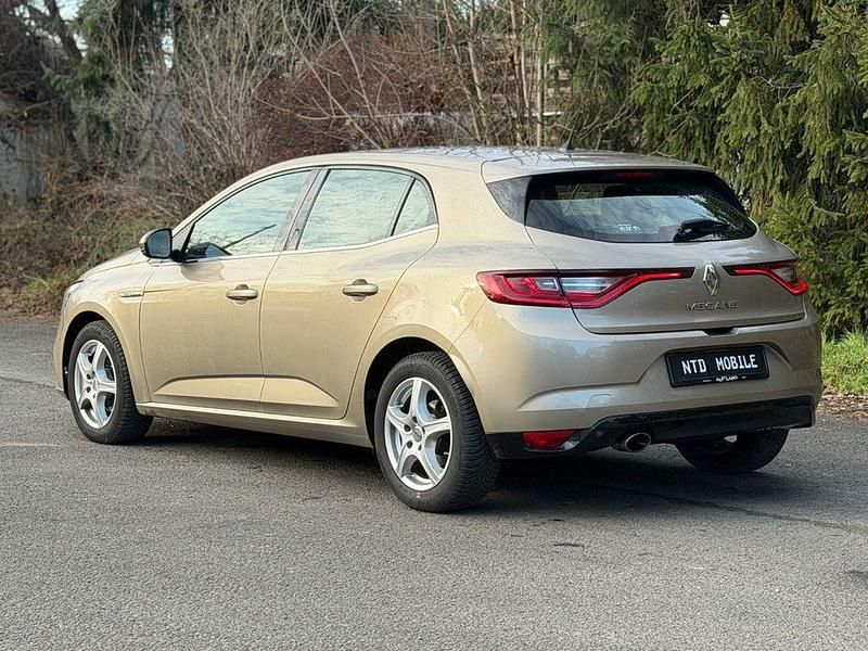 Gebraucht Renault Mégane IV Intens 132 PS (97 kW) 2016 Beige Limousine