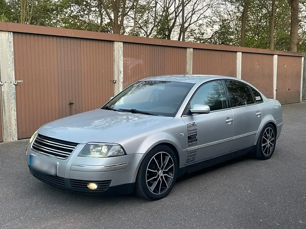Usata VW Passat 105 CV (77 kW) 2003 Argento Berlina