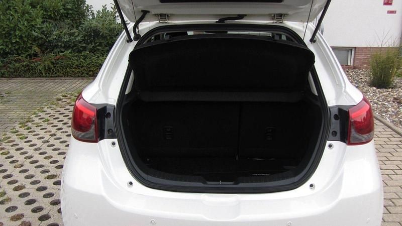 Gebraucht Mazda 2 Kizoku 90 PS (66 kW) 2018 Weiß Kleinwagen