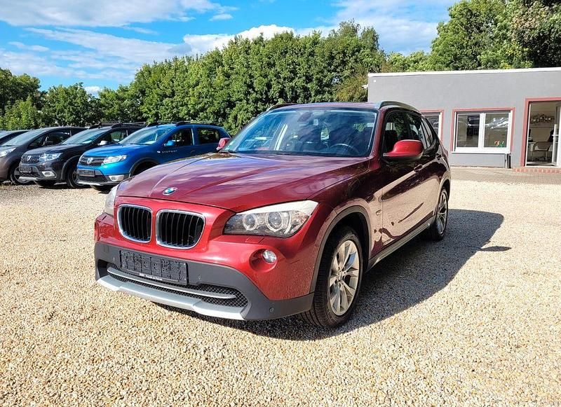 Rot Gebraucht 2011 BMW X1 SUV | 6.480 € (Superpreis) - Bild 1/4