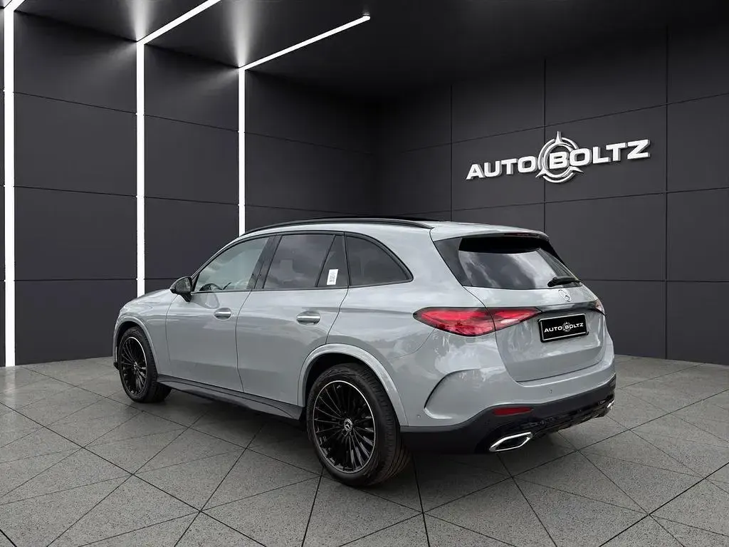 Gebraucht Mercedes GLC200 AMG line 227 PS (166 kW) 2025 Grau SUV