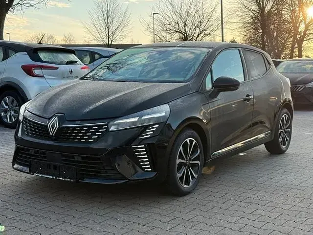 Używany Renault Clio V Techno 90 KM (66 kW) 2025 Czarny Hatchback
