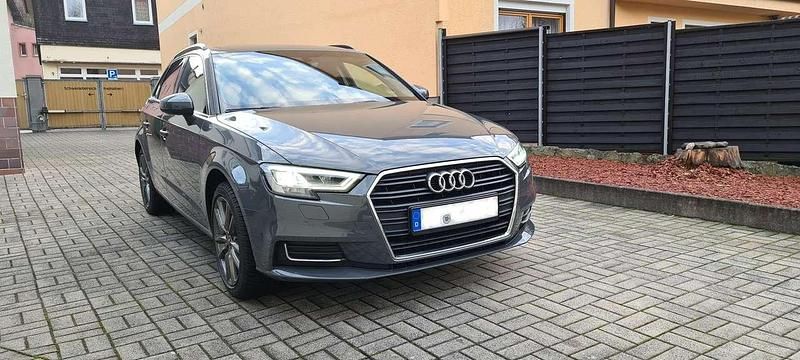 Nanograu metallic Gebraucht 2020 Audi A3 Design Kleinwagen | 18.980 € (Fairer Preis) - Bild 1/4