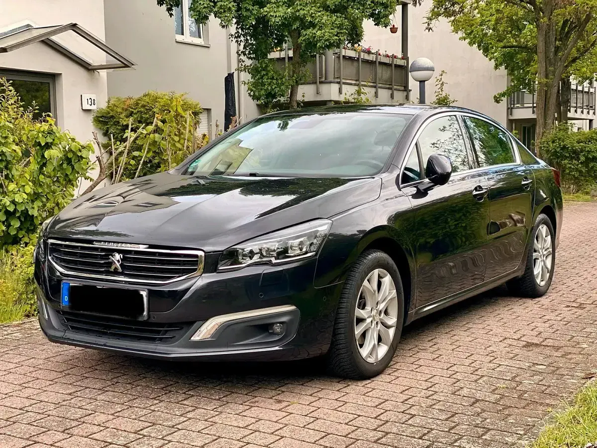 Gebraucht Peugeot 508 165 PS (121 kW) 2016 Schwarz Limousine