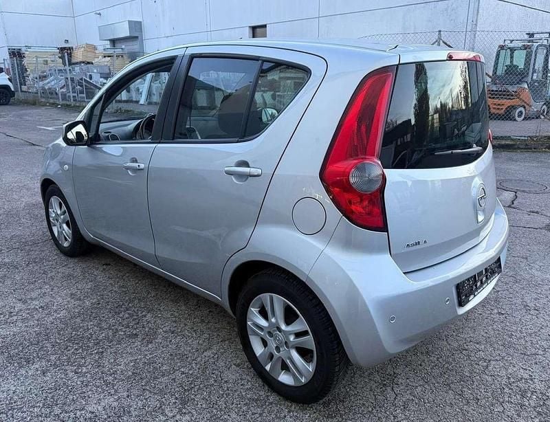 Gebraucht Opel Agila Edition 94 PS (69 kW) 2012 Stahlsilber/steel silver Kleinwagen