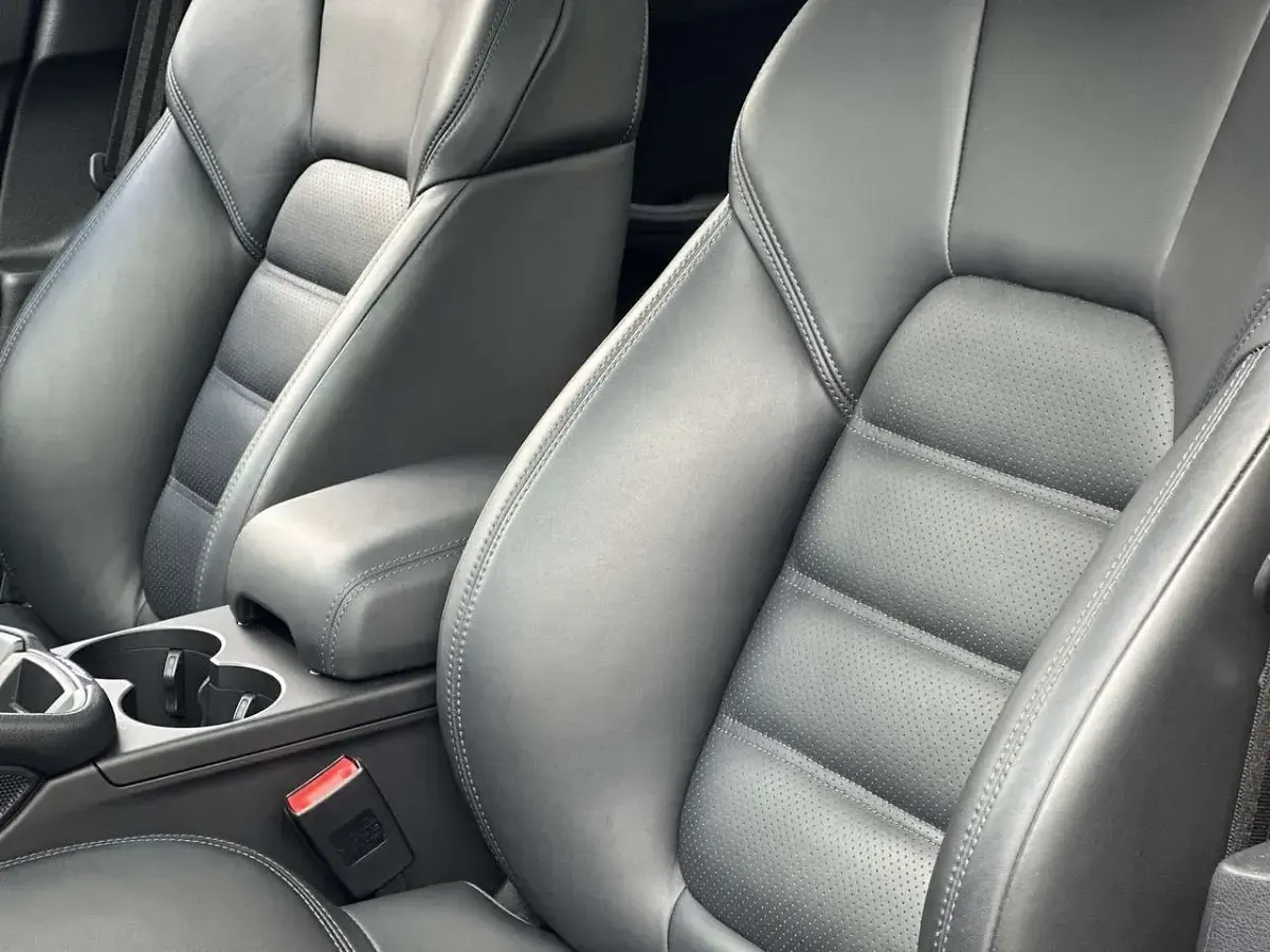 Gebraucht Porsche Macan 265 PS (194 kW) 2022 Karminrot SUV