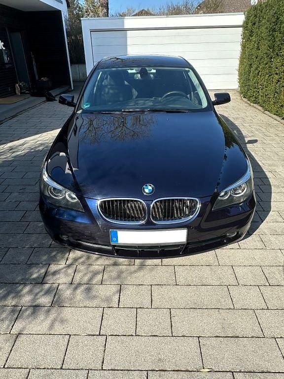 Gebraucht BMW 523 177 PS (130 kW) 2005 Blau Limousine